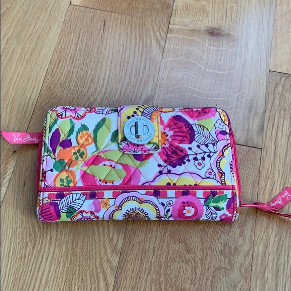 Vera Bradley large wallet - Picture 1 of 4